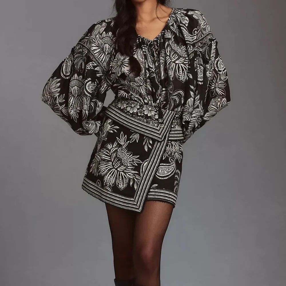 Farm Rio Long-Sleeve V-Neck Blouse
WW6
